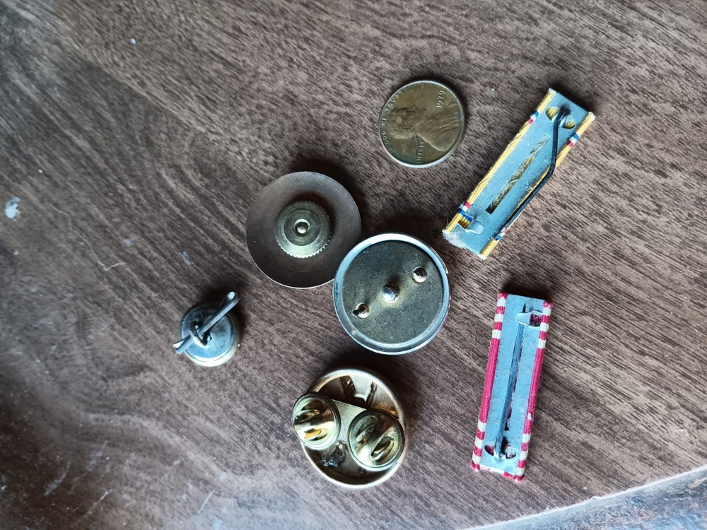 WW2 US Army Uniform Buttons Ribbons