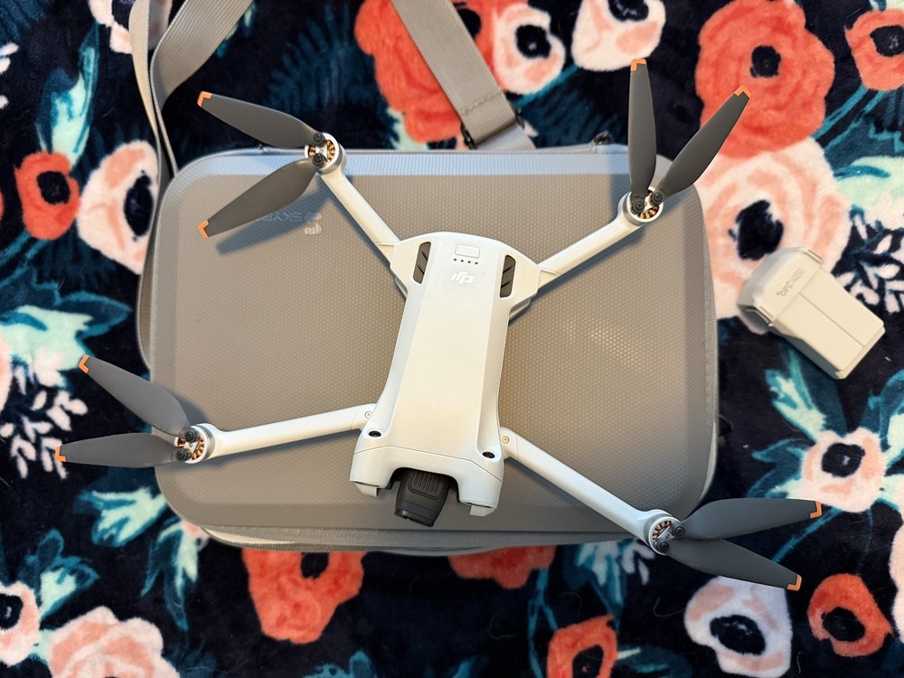 DJI Mini 3 Pro Ready To Fly Drone Unbounded w/ 6 batteries