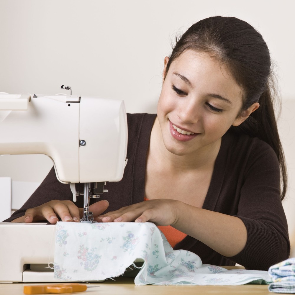 Bonded Polyester Thread Extra-strong 710 Yards 420D/0.45mm Coffee