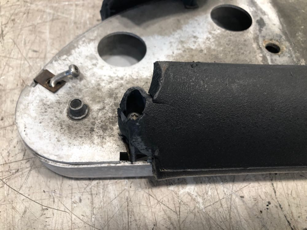 2000 Kenworth T2000 Step (723-10389)