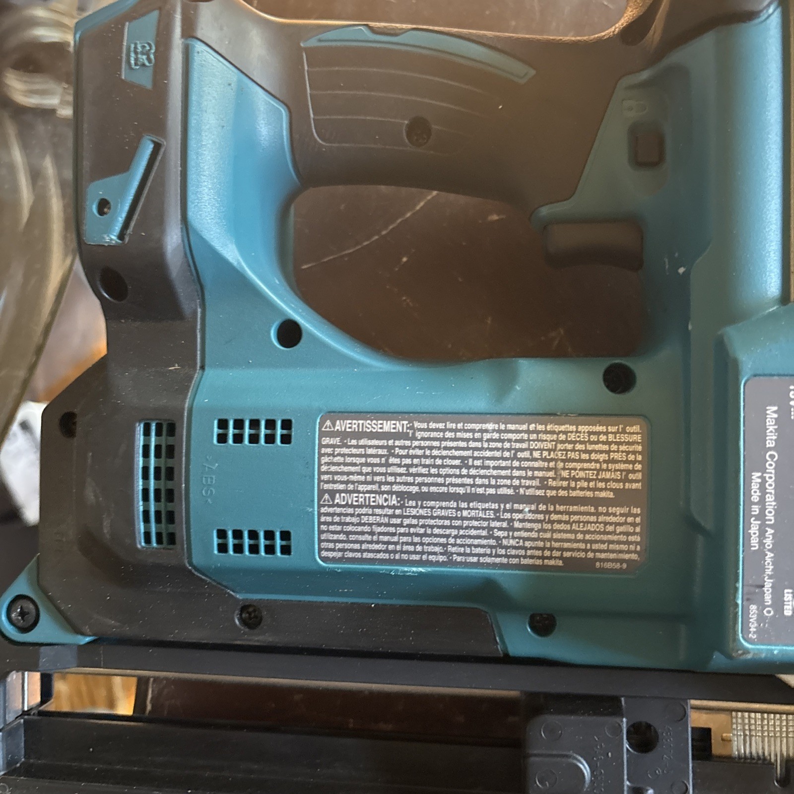 Makita XNB02Z 18V LXT 16-Gauge Cordless 2-1/2 in. Straight Finish Nailer