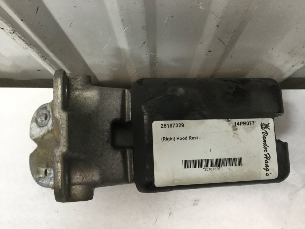 Peterbilt 567 Right/Passenger Hood Rest - Used