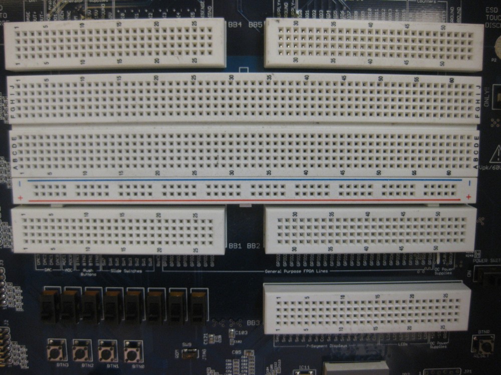 NATIONAL INSTRUMENTS DIGITAL ELECTRONICS PROTOTYPING FPGA BOARD 193426B-01L