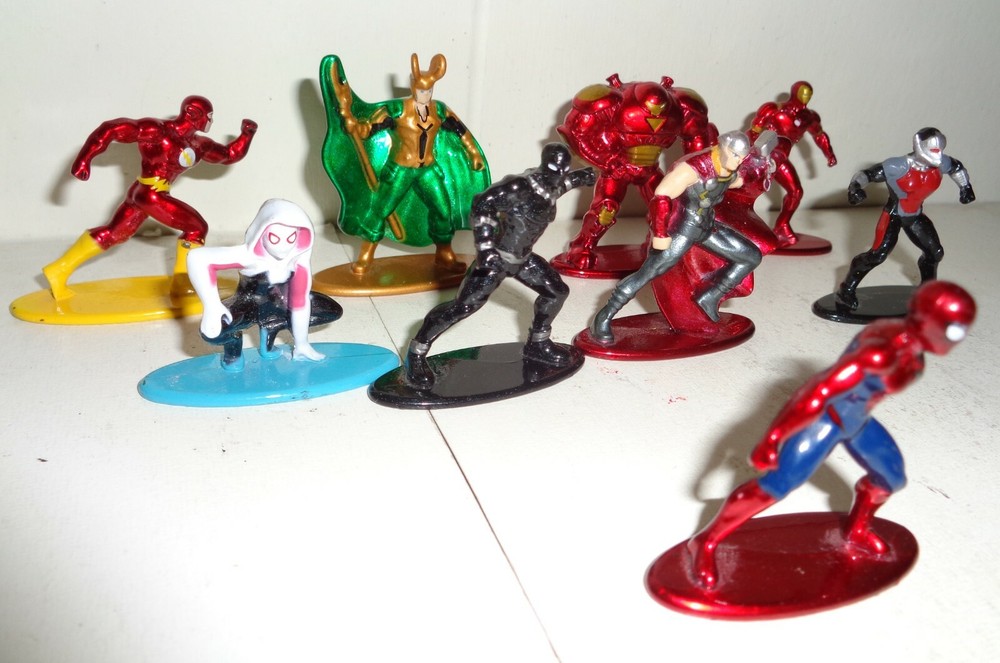 9 SMALL SPIDERMAN MARVEL FIGURINE SET NICE DIFFERENT DESIGN NR