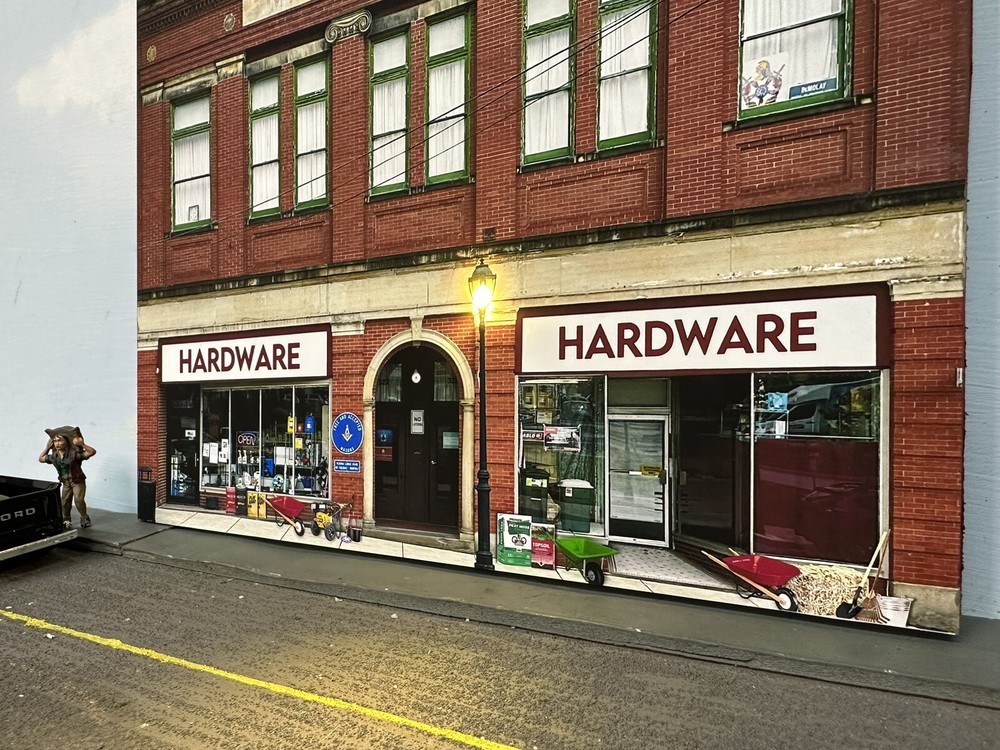 HO Scale HARDWARE STORE - Building Flat/ front w/LED - scratch built 1:87