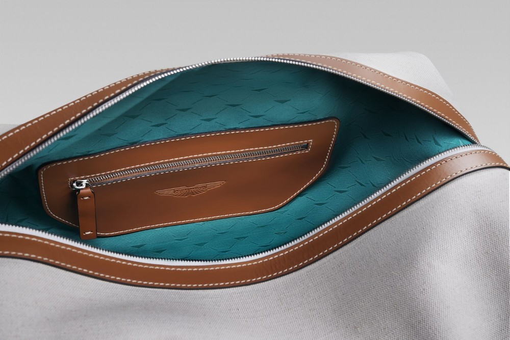 Aston Martin Medium Cream & Tan Holdall