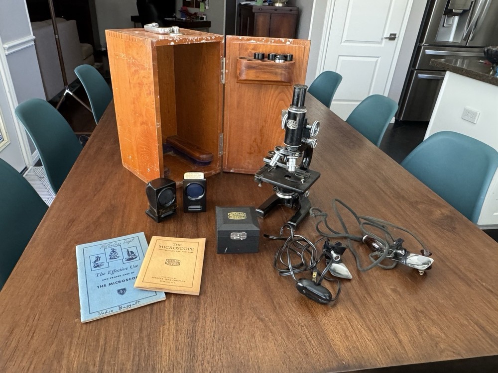 WWII-Era Spencer Microscope – Complete Set w/ Wood Case – Pathologist Use