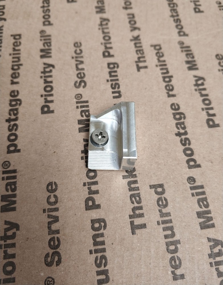 Cam bracket for universal charge bar model D for Mec Progressive