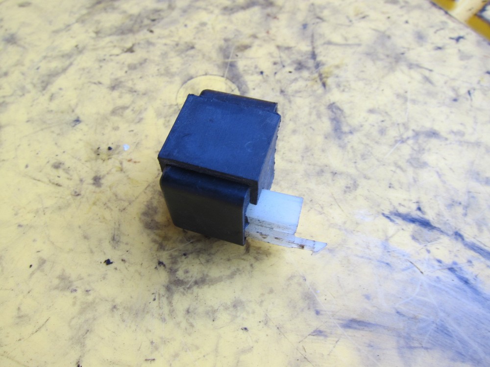 1995 Suzuki GS500 E OEM RELAY