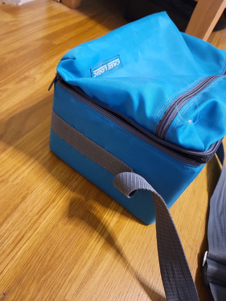 Case Logic 30 CD Carrying Case With Strap Storage Blue