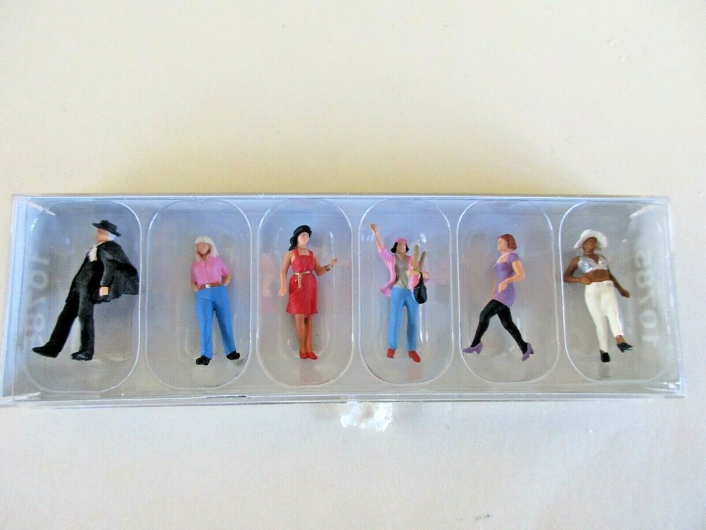 PREISER HO - Partygoers #10785 (NIB)