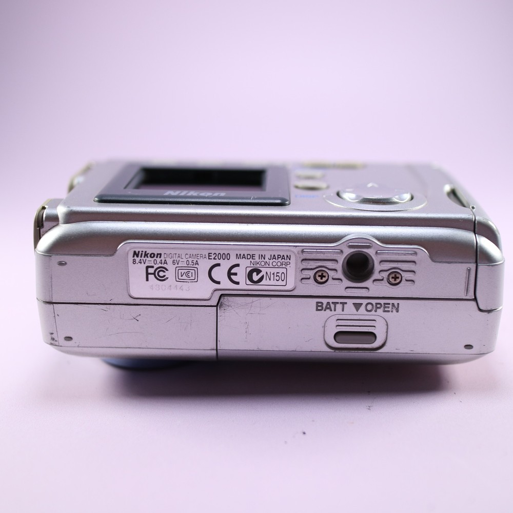 Nikon Digital Camera Coolpix 2000 2.0MP Silver Tested