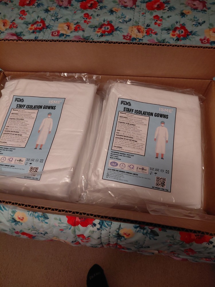 20 Staff Isolation Gowns