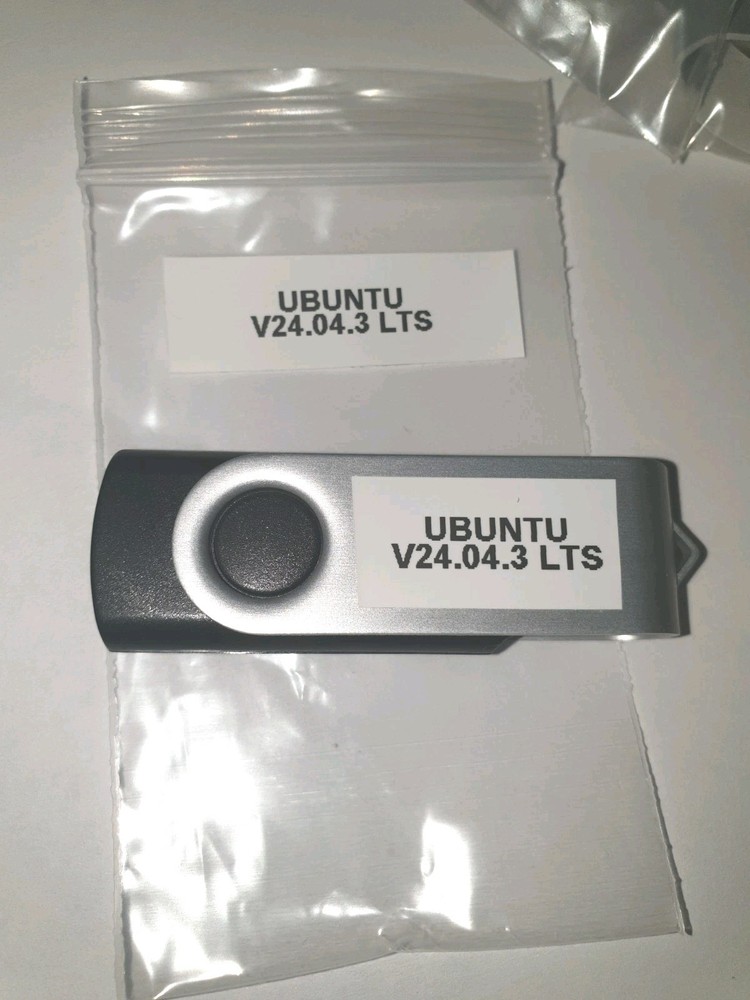 Linux Ubuntu 24.04.3 LTS, 64-bit, Bootable Live and Install USB Flash Drive