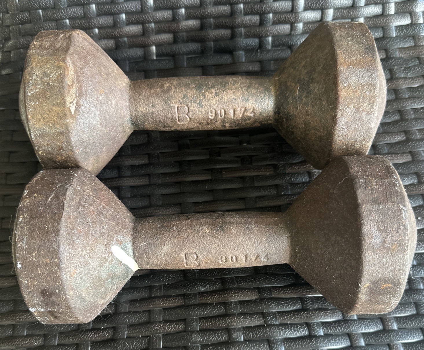 Vintage Pair of 10lb Dumbbells Rare Globe Bun 20lb Total Made In Taiwan