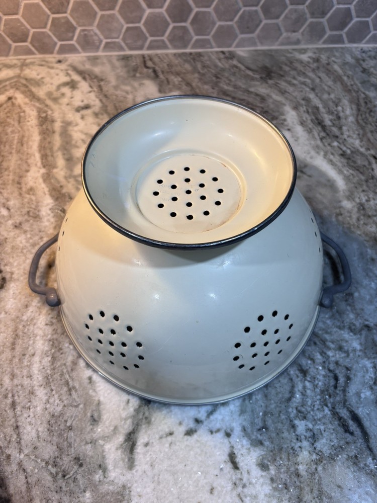 Vintage enamel colander with handle white