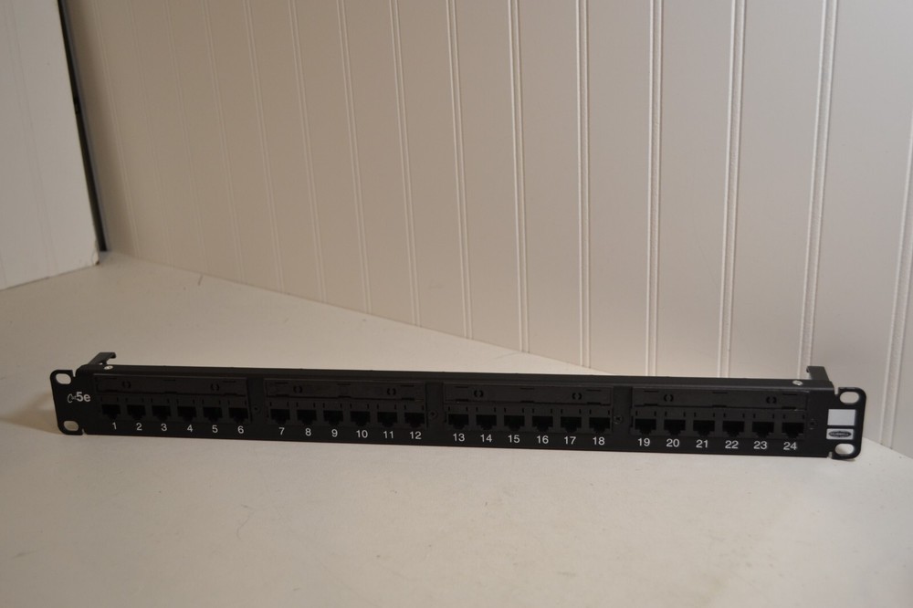 HUBBELL HP5E24E Patch Panel Cat5e 24 Ports