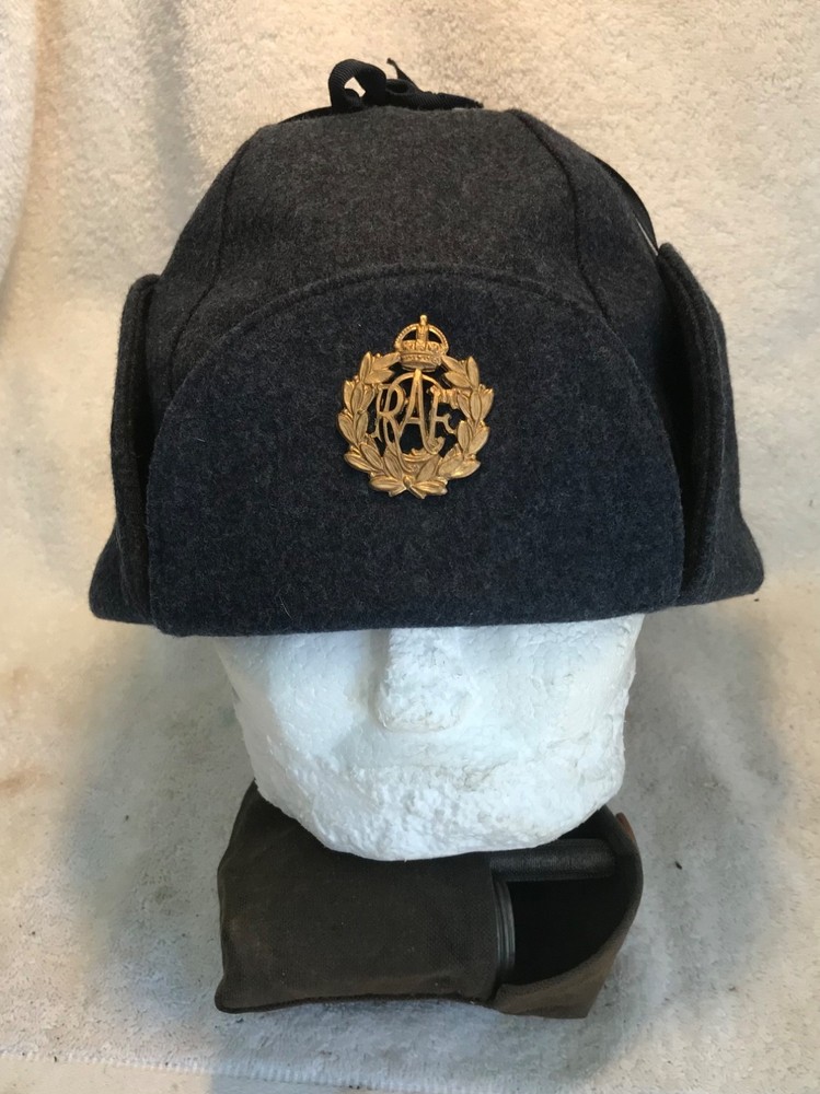 WW2 RCAF Winter and RCAF Cap Badge