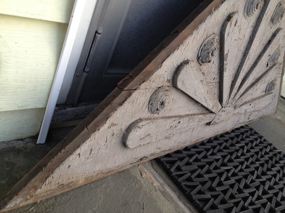 VINTAGE - VICTORIAN GABLE PEDIMENT - LARGE
