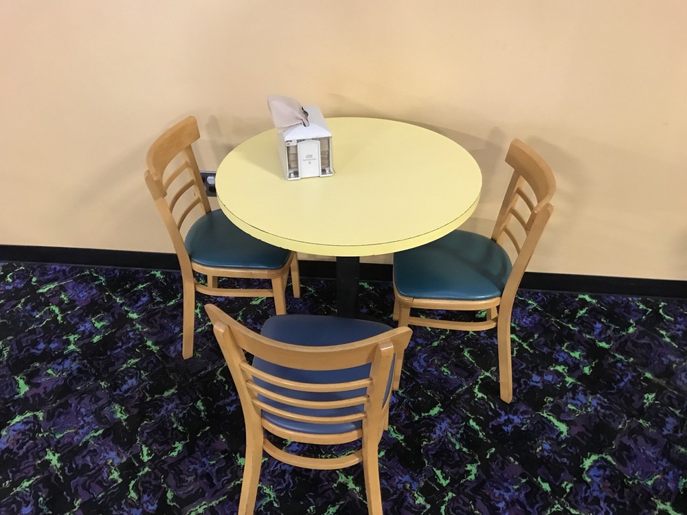 Tables/Chairs Set