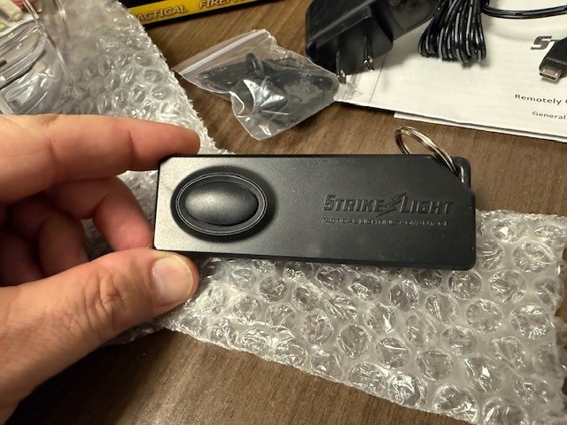 POLICE TACTICAL STRIKE LIGHT RECHARGEABLE RUGGED