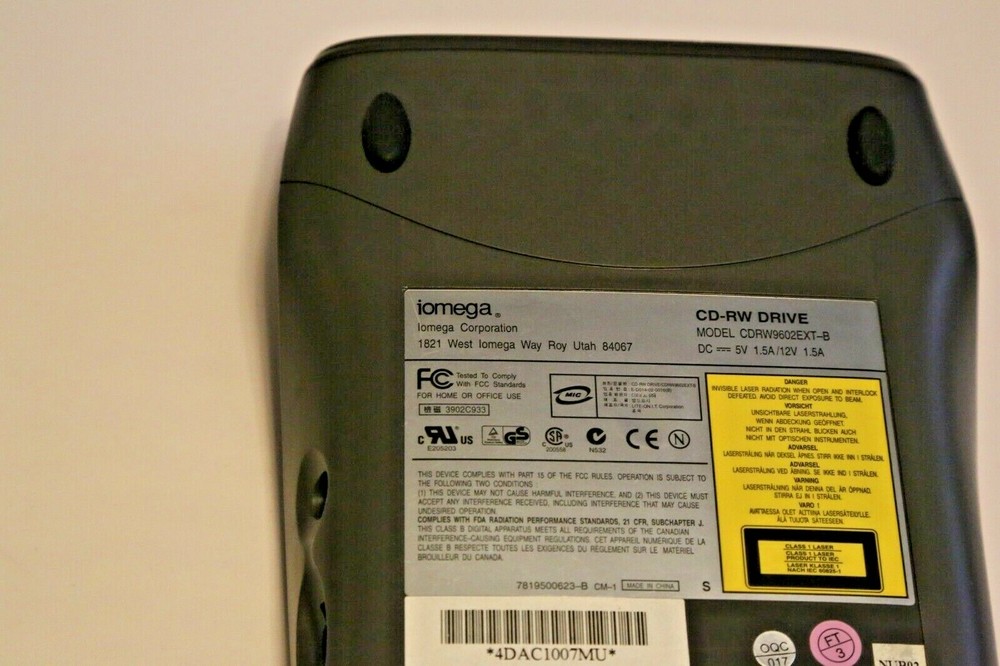 Iomega Predator CD-RW Drive CDRW9602EXT-B fully tested working