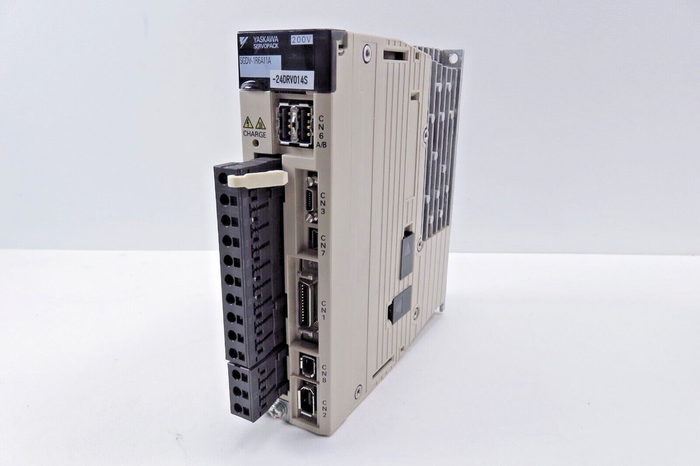 Yaskawa SGDV-1R6A11A Servo Drive