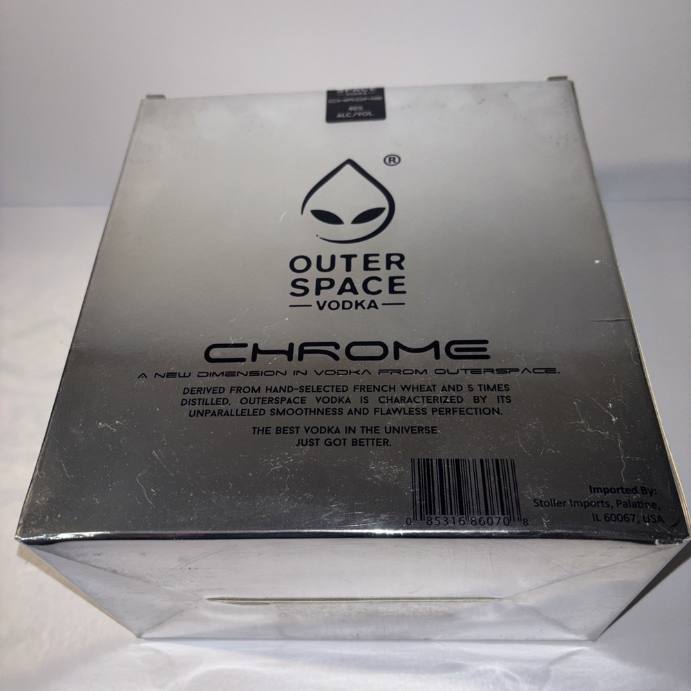 LARGE OUTER SPACE VODKA ALIEN HEAD EMPTY BOTTLE LIMITED EDITION BOX SHOT GLASSES