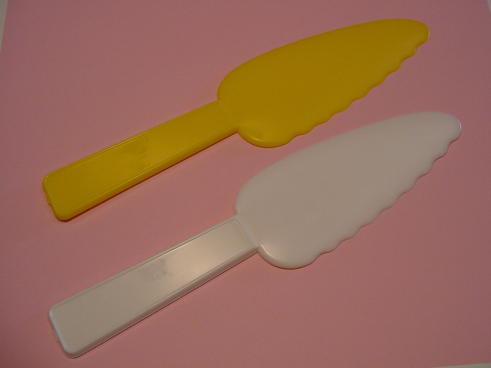 Plastic Imprintable Cake Knives