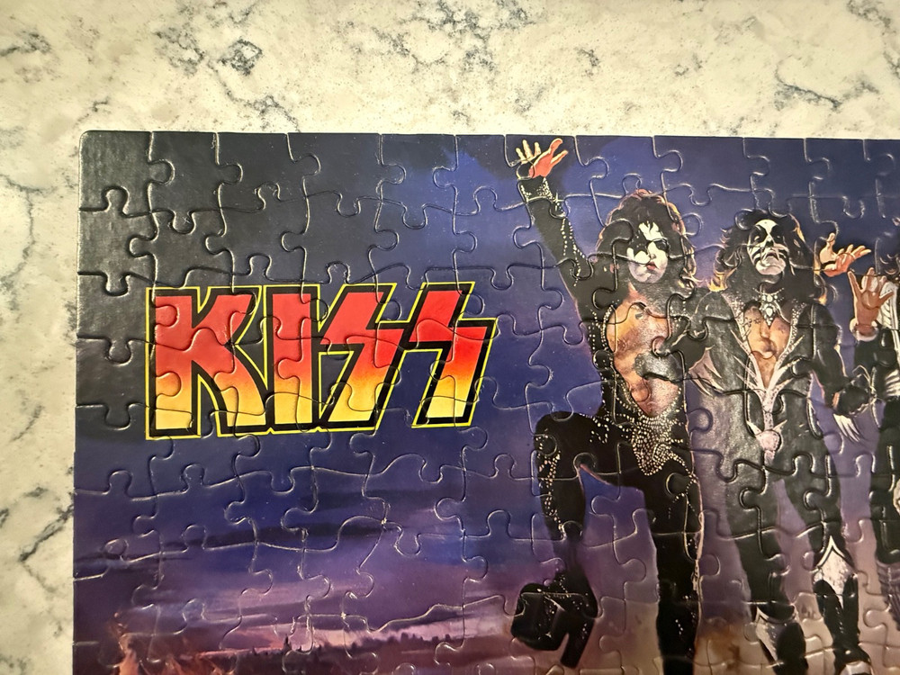 Kiss Puzzles