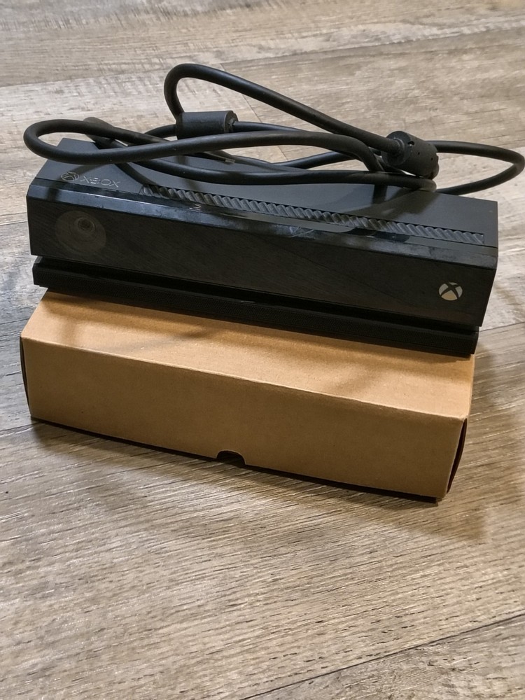 Xbox Kinect  - Model 1520  Plus Xbox One S/X Adapter BUNDLE