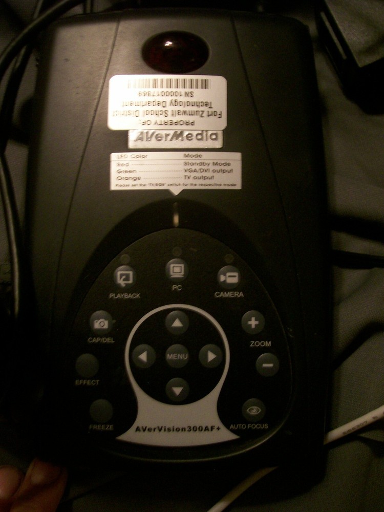 AVERMEDIA 300AF+ DOCUMENT CAMERA, CASE POWER SOURCE AND SOME CABLES NO REMOTE