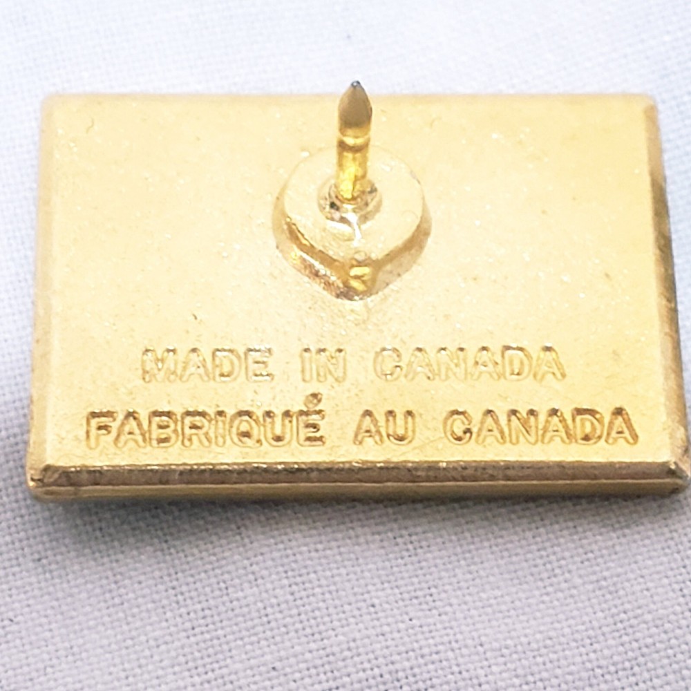 Canada Maple Leaf Hat Lapel Pin 1"