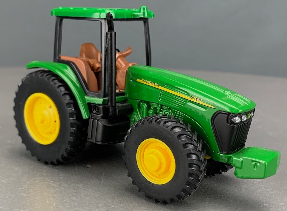 Diecast John Deere 7820 Tractor D136