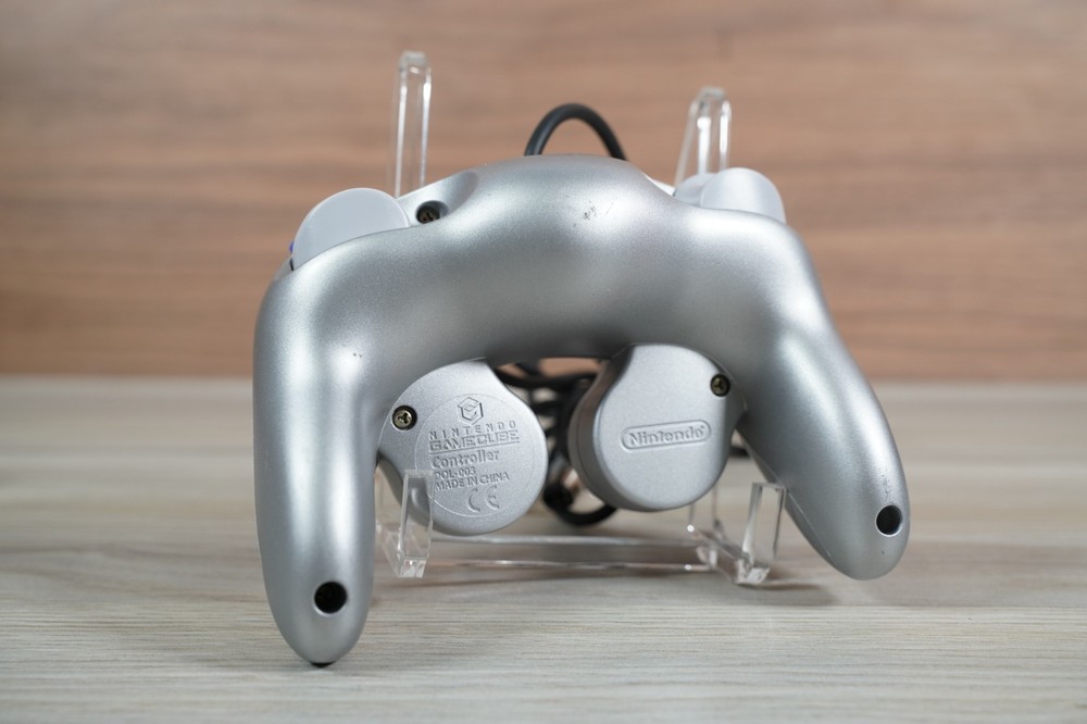 Official OEM Genuine Nintendo GameCube Controller Silver DOL-003 T2 stick