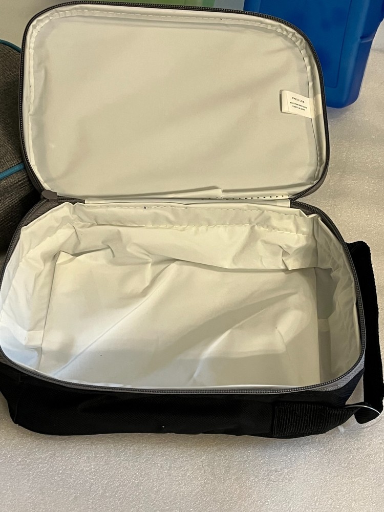 2 Arctic Zone Collapsable Coolers/Lunchbox 6 Can Capacity, 2 Lunchboxes w Insert