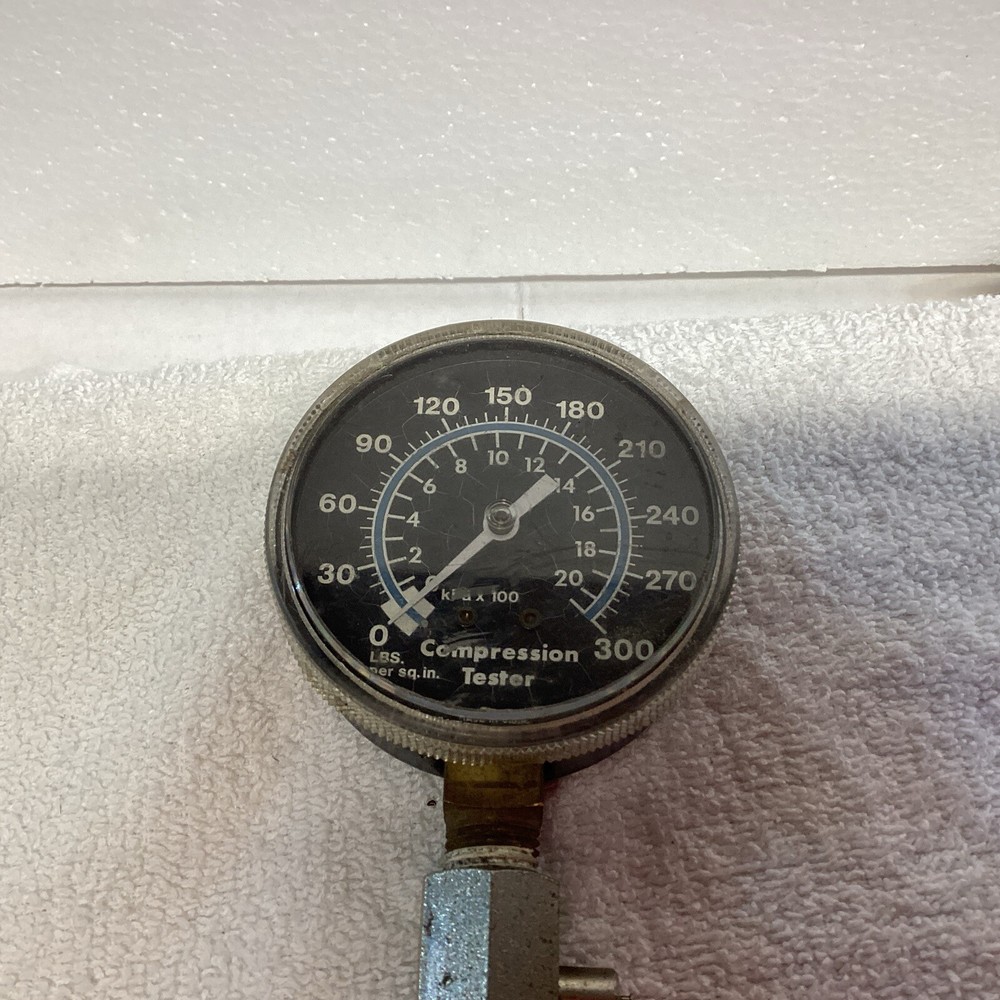 Compression Tester Gauge 300psi Vintage