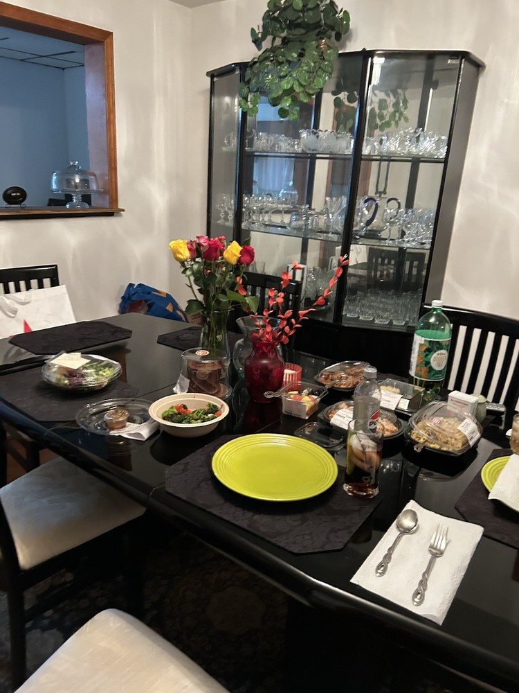 Selling Dining Room Set