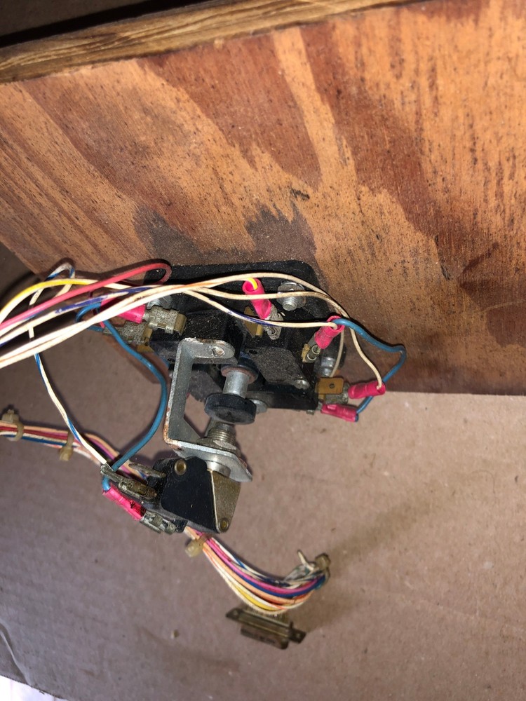 ARCADE JOYSTICK WITH BUTTON SWITCH ON TOP ARCADE