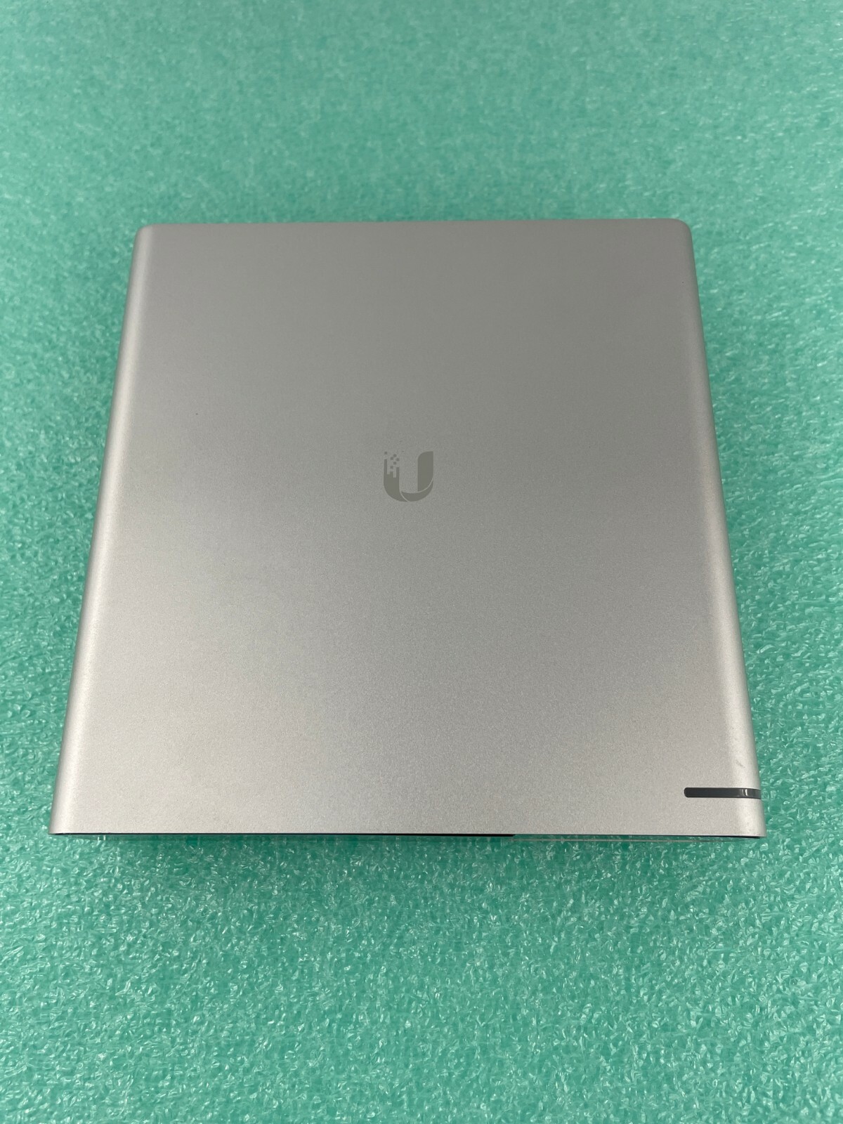 Ubiquiti Networks UCK-G2-PLUS UniFi Controller Hybrid Cloud Key Gen2 PLUS 1TB HD