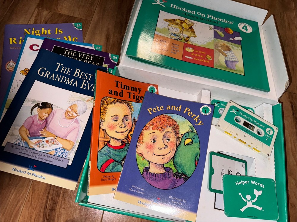 Level 4 Hooked On Phonics Set 1998 EUC, Sealed Cards, Bonus Book