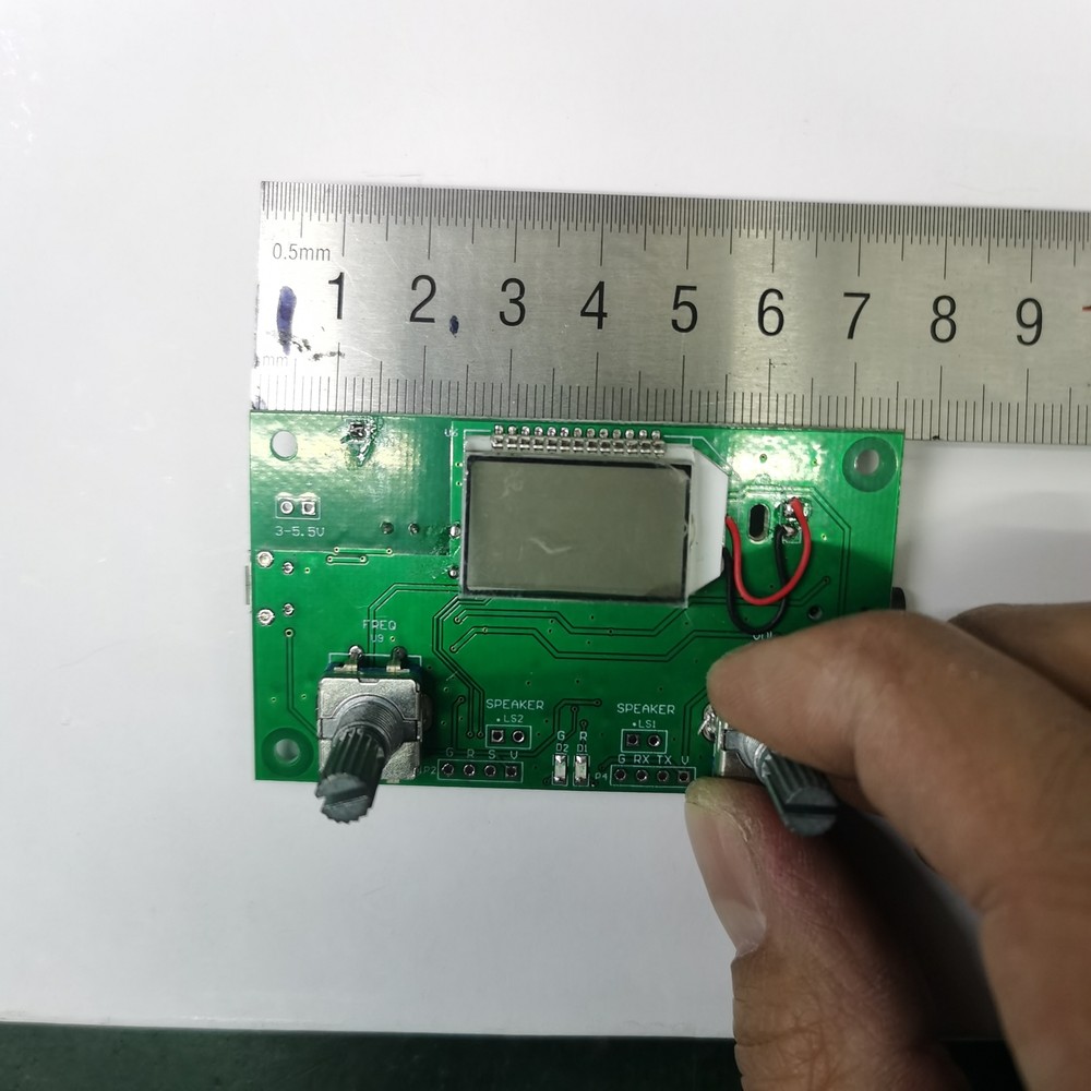 DSP PLL Digital Stereo FM Radio Receiver Module 87-108MHz with Serial Control.