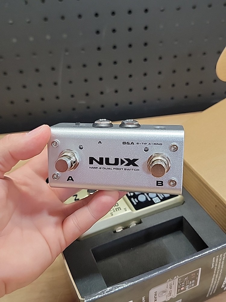 NUX Loop Core Deluxe Bundle includes Dual Foot switch 24 Bit BRAND NEW!