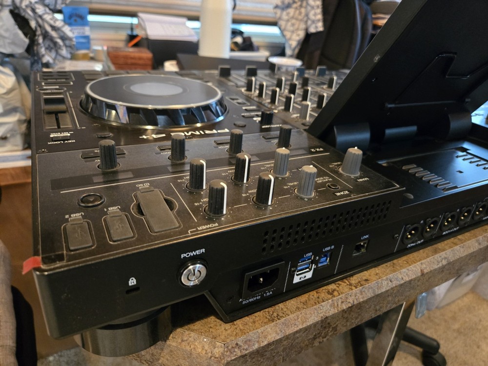 Denon DJ Prime 4 + Plus Standalone Controller with Rolling Flight Case 500gb SSD