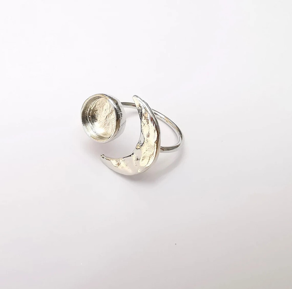 Shiny Silver Hammered Crescent Ring Setting, Cabochon Blank Resin Bezel Mounting