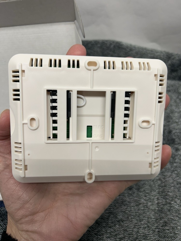 Single Stage 705 Thermostat Programmable Open Box (SH4)