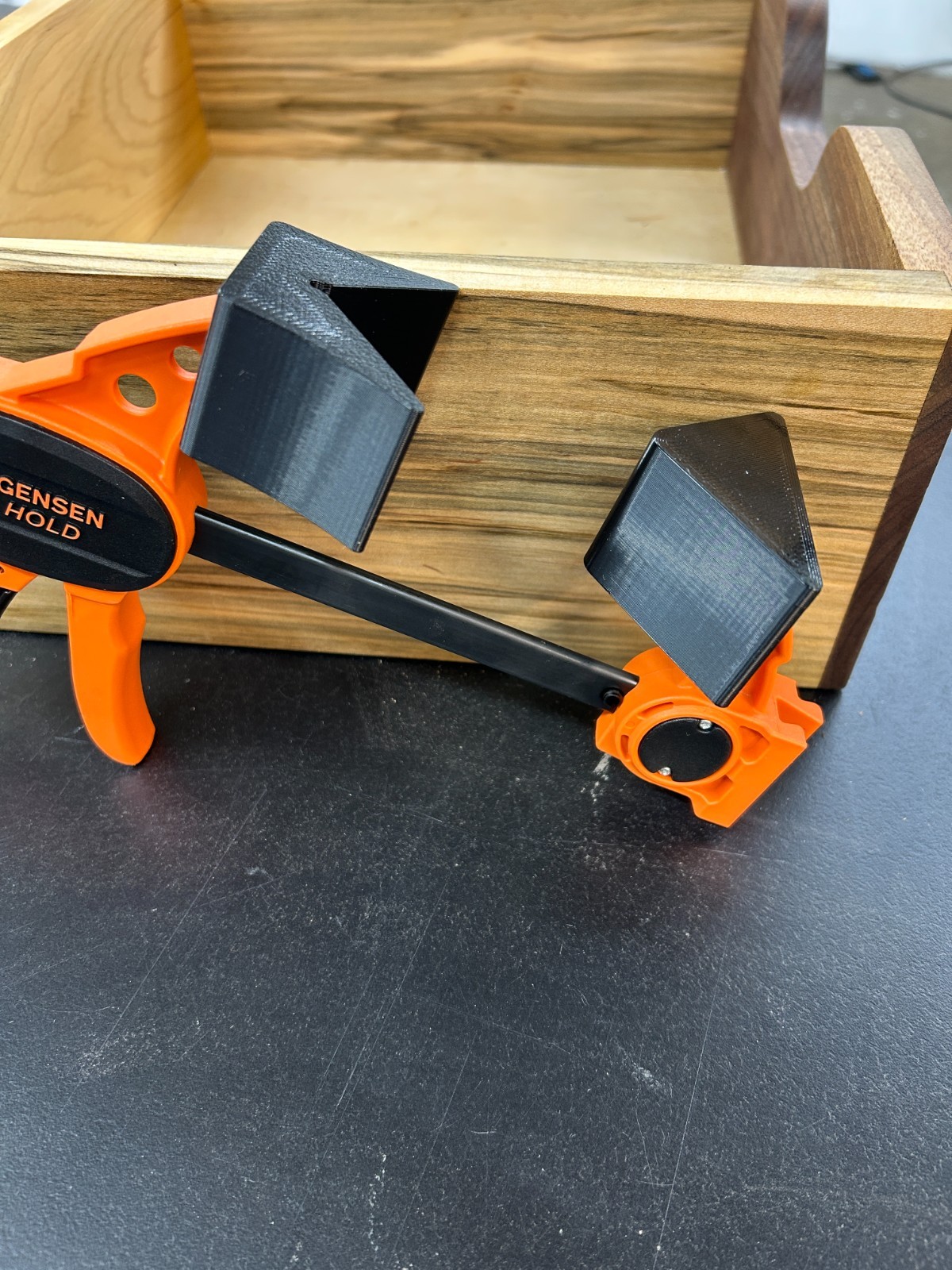 90 degree corner clamp adapter for JORGENSEN E-Z Hold woodworking clamps