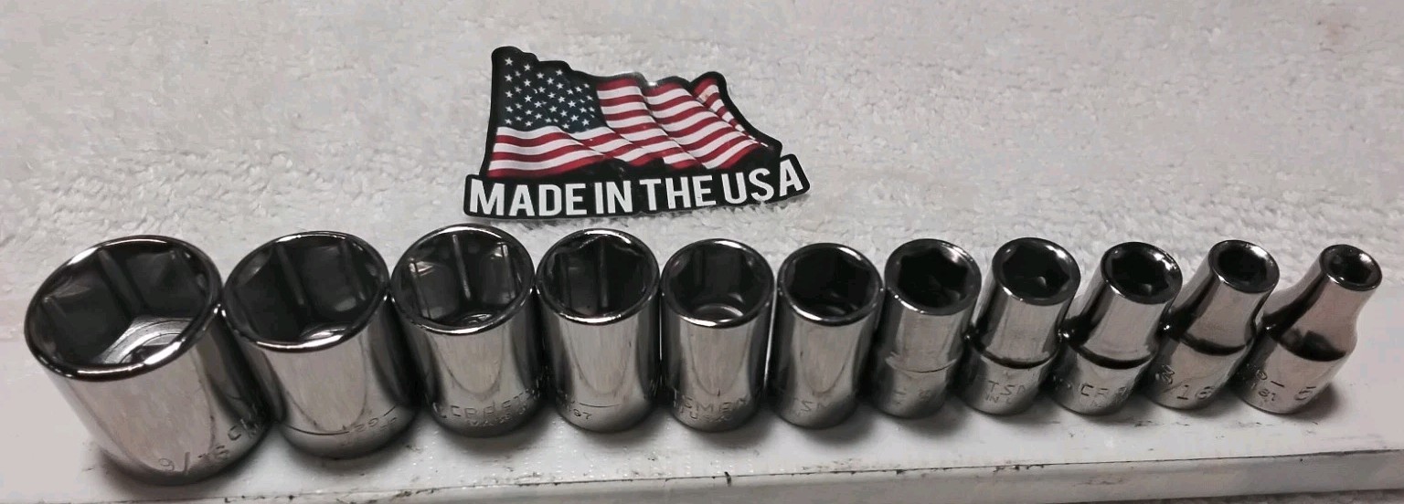 CRAFTSMAN 205PC 20-1/2"× 8-1/2"× 14" METAL 4 DRAWER LOCKABLE WITH HANDLE & TOOL