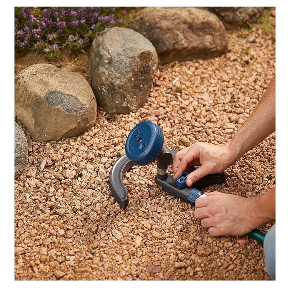 Gilmour 813483-1002 Pivoting Multi-Pattern Hook Sprinkler With On/Off Switch
