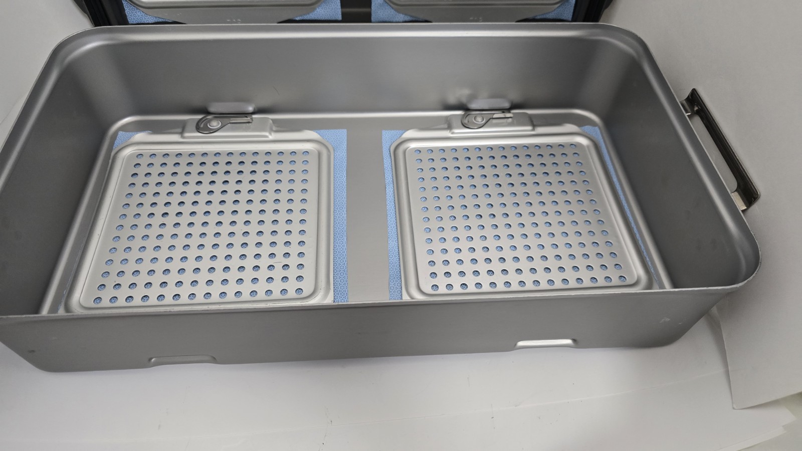 V. Mueller Genesis CD3-5B 23"x12"x5" Sterilization Case NO BASKET